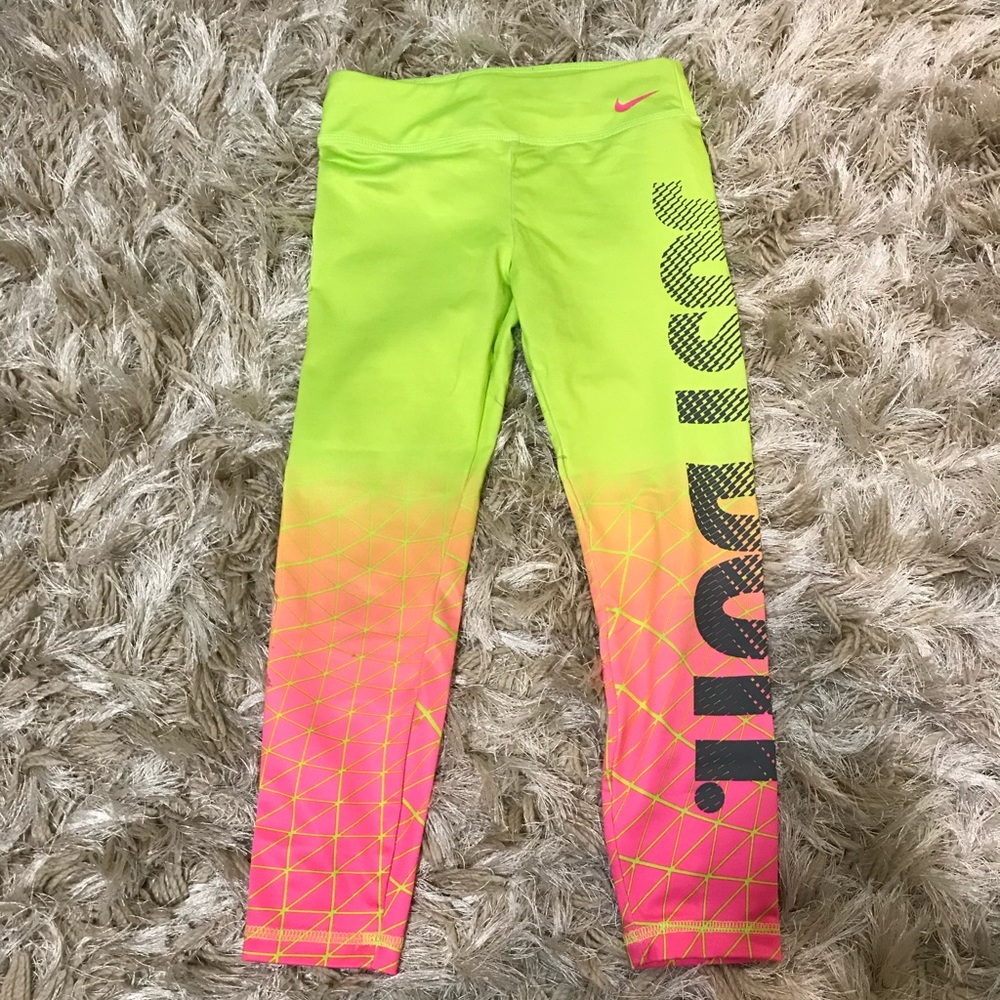 NWOT nike gradient leggings